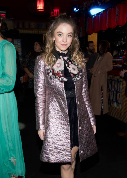 Actress Sydney Sweeney attends Netflix's "Everything Sucks!" series premiere after party at Sushi Roxx on January 31, 2018 in New York City — frame 8/9 (439×612)
