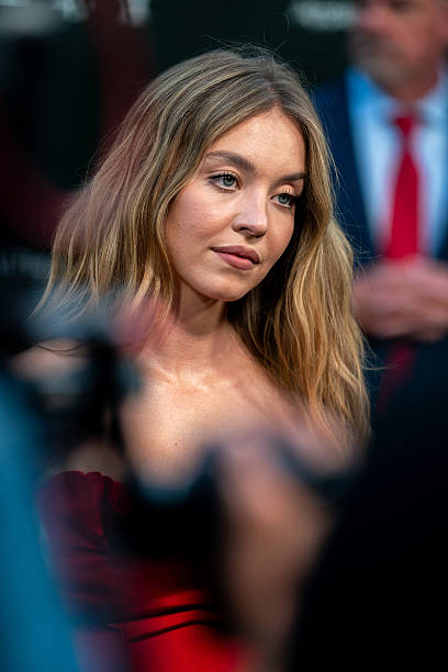 Actress Sydney Sweeney attends the Apple TV+ premiere of "Echo Valley" at AMC Lincoln Square 13 in New York City on June 4, 2025 — frame 1/3 (408×612)