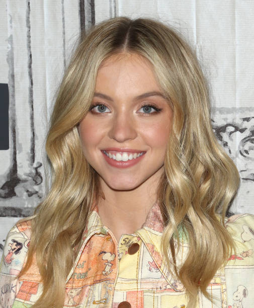 Actress Sydney Sweeney attends the Build Series to discuss "Euphoria" at Build Studio on June 24, 2019 in New York City — frame 4/12 (505×612)