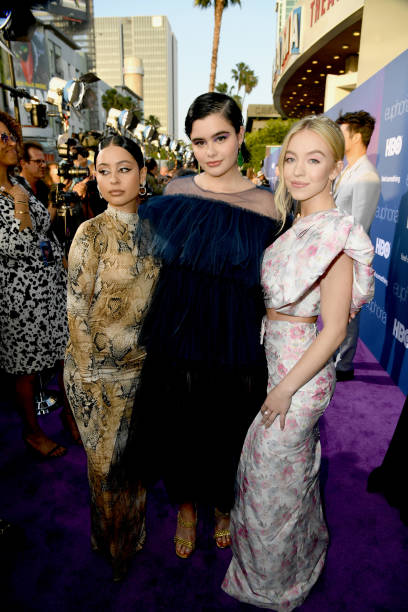 Alexa Demie, Barbie Ferreira and Sydney Sweeney attend the LA Premiere of HBO's "Euphoria" at The Cinerama Dome on June 04, 2019 in Los Angeles, California — frame 208/239 (408×612)
