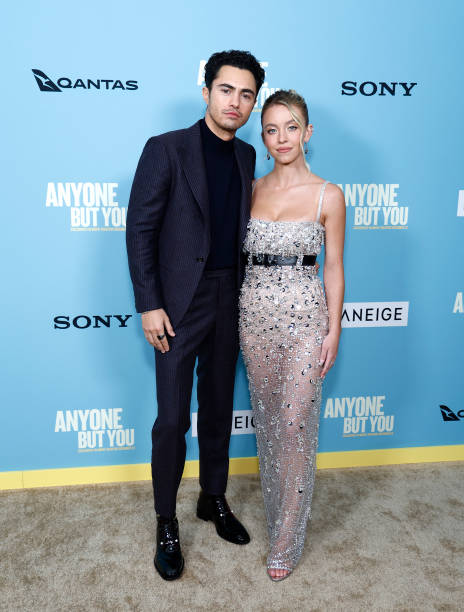Darren Barnet and Sydney Sweeney attend Columbia Pictures' "Anyone But You" New York premiere at AMC Lincoln Square Theater on December 11, 2023 in New York City — frame 11/24 (464×612)