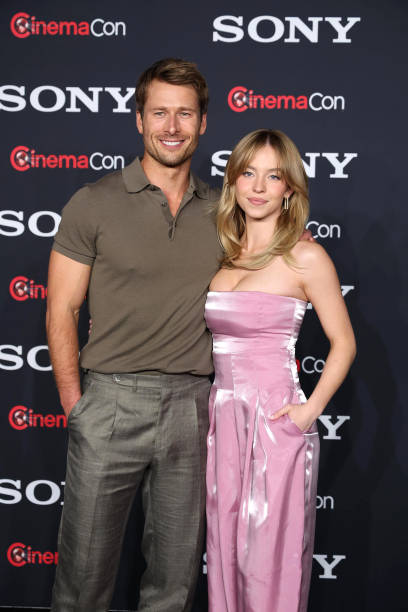 Glen Powell and Sydney Sweeney at the CinemaCon Photo Call for Sony Pictures ANYONE BUT YOU at The Colosseum at Caesar's Palace — frame 15/29 (408×612)