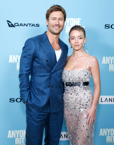 Glen Powell and Sydney Sweeney attend Columbia Pictures' "Anyone But You" New York premiere at AMC Lincoln Square Theater on December 11, 2023 in New York City — frame 17/24 (480×612)