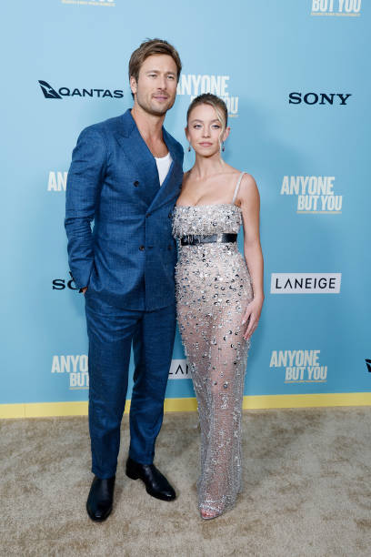 Glen Powell and Sydney Sweeney attend Columbia Pictures' "Anyone But You" New York premiere at AMC Lincoln Square Theater on December 11, 2023 in New York City — frame 14/24 (408×612)