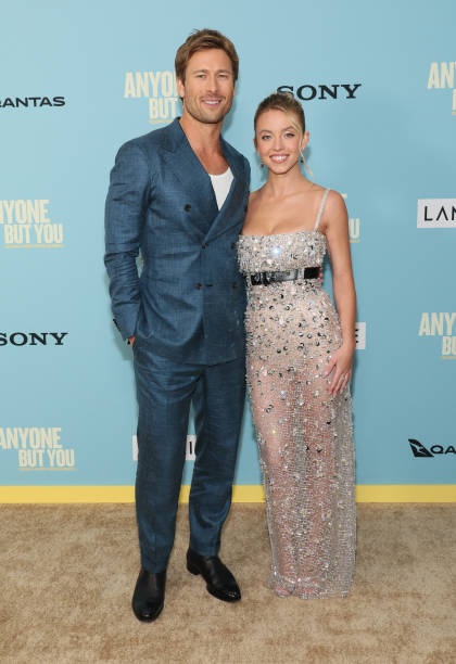 Glen Powell and Sydney Sweeney attend Columbia Pictures' "Anyone But You" New York Premiere at AMC Lincoln Square Theater on December 11, 2023 in New York City — frame 24/24 (420×612)