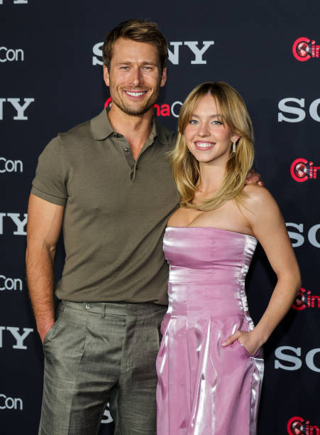 Glen Powell and Sydney Sweeney promote the upcoming film "Anyone But You" at the Sony Pictures Entertainment presentation during CinemaCon, the official convention of the National Association of Theatre Owners, at The Colosseum at Caesars Palace on April 24, 2023 in Las Vegas, Nevada — frame 24/29 (451×612)