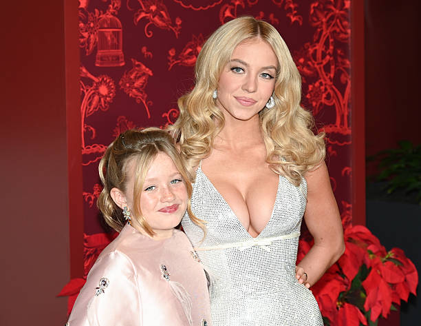 Indiana Elle and Sydney Sweeney at "The Housemaid" New York Special Screening at 787 on Seventh on December 02, 2025 in New York, New York — frame 147/158 (612×473)