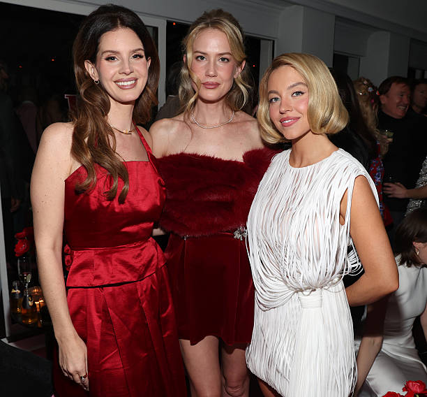 Lana Del Rey, Caroline Grant and Sydney Sweeney attend W Magazine's Annual Best Performances Party at Chateau Marmont on January 10, 2026 in Los Angeles, California — frame 33/36 (612×568)