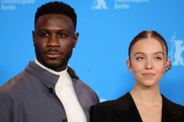 Marchánt Davis and Sydney Sweeney at the "Reality" photocall during the 73rd Berlinale International Film Festival Berlin at Grand Hyatt Hotel on February 18, 2023 in Berlin, Germany — frame 96/128 (612×408)