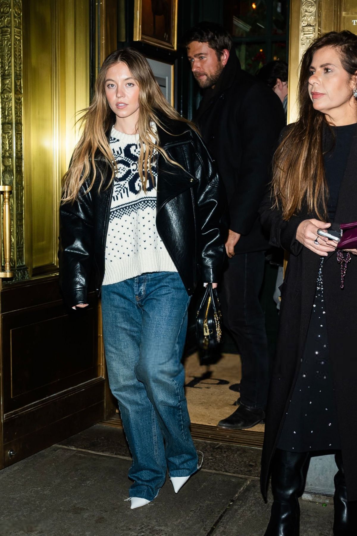SYDNEY SWEENEY, AMANDA SEYFRIED and and Brandon Sklenar Night Out in New York City 12/16/2024 (1200×1800)