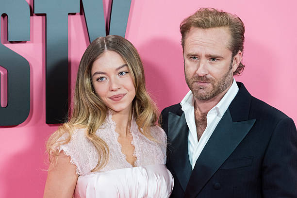 Sydney Sweeney and Ben Foster attend the UK premiere of 'Christy' during the 69th BFI London Film Festival at the Royal Festival Hall in London, United Kingdom on October 17, 2025 — frame 4/13 (612×408)