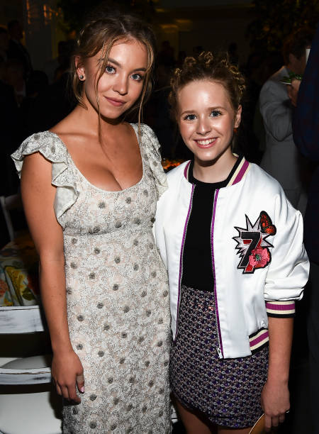 Sydney Sweeney and Lulu Wilson — frame 11/11 (450×612)