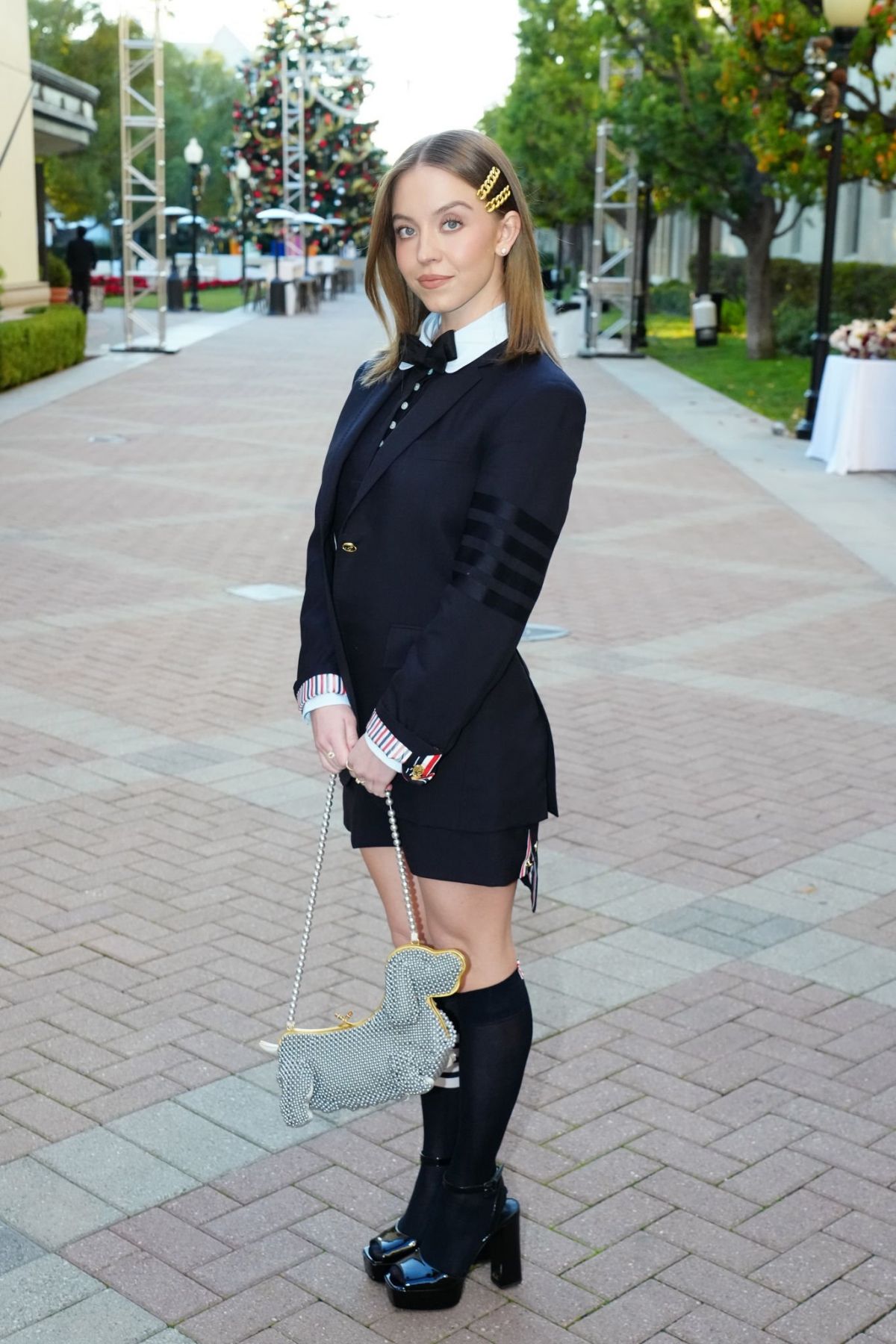 SYDNEY SWEENEY Arrives at Euphoria FYC Event at Paramount Theatre in Los Angeles 12/18/2022 — frame 11/11 (1200×1800)