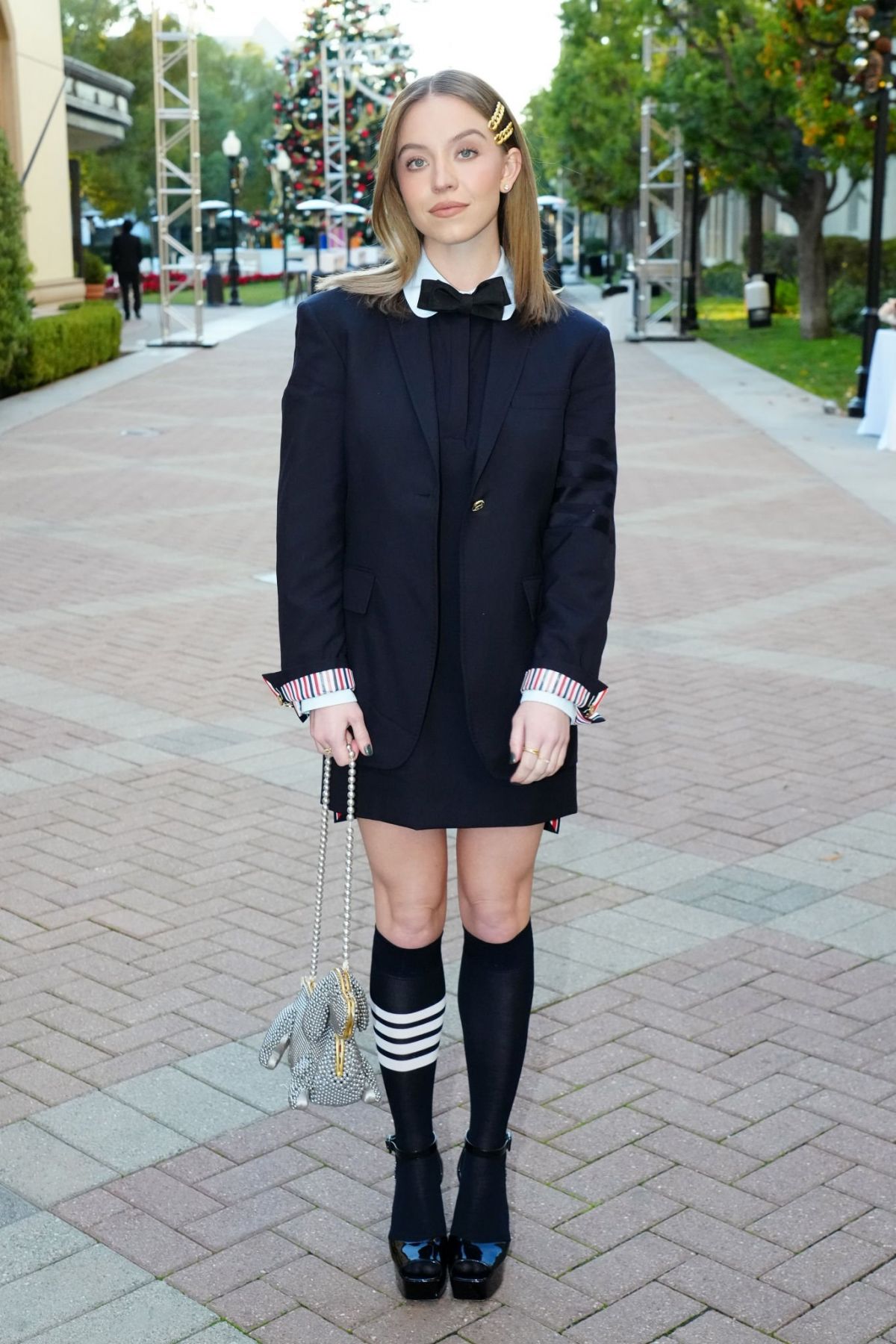 SYDNEY SWEENEY Arrives at Euphoria FYC Event at Paramount Theatre in Los Angeles 12/18/2022 — frame 7/11 (1200×1800)