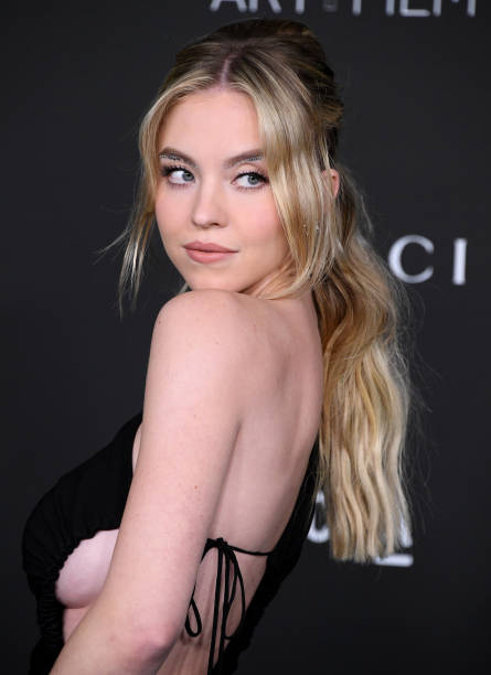 Sydney Sweeney arrives at the 10th Annual LACMA ART+FILM GALA Presented By GucciLos Angeles County Museum of Art on November 06, 2021 in Los Angeles, California — frame 15/20 (445×612)
