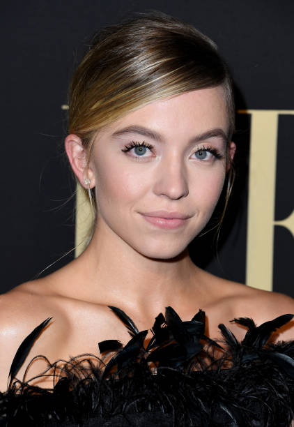 Sydney Sweeney arrives at the 2019 ELLE Women In Hollywood at the Beverly Wilshire Four Seasons Hotel on October 14, 2019 in Beverly Hills, California — frame 3/8 (422×612)