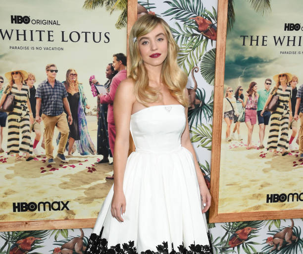 Sydney Sweeney arrives at the Los Angeles Premiere Of New HBO Limited Series "The White Lotus" at Bel-Air Bay Club on July 07, 2021 in Pacific Palisades, California — frame 5/12 (612×513)