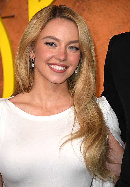 Sydney Sweeney arrives at the Los Angeles Premiere Of HBO's "Euphoria" Season 3 at TCL Chinese Theatre on April 07, 2...