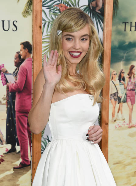 Sydney Sweeney arrives at the Los Angeles Premiere Of New HBO Limited Series "The White Lotus" at Bel-Air Bay Club on July 07, 2021 in Pacific Palisades, California — frame 11/12 (447×612)