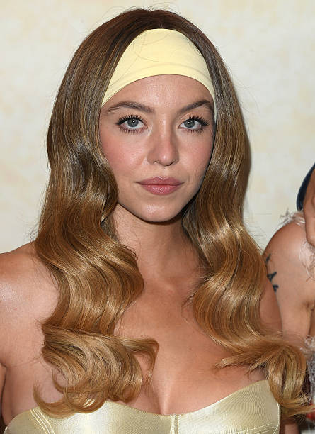 Sydney Sweeney arrives at the Los Angeles Special Screening Of "Americana" at Desert 5 Spot on August 03, 2025 in Los Angeles, California — frame 11/21 (445×612)