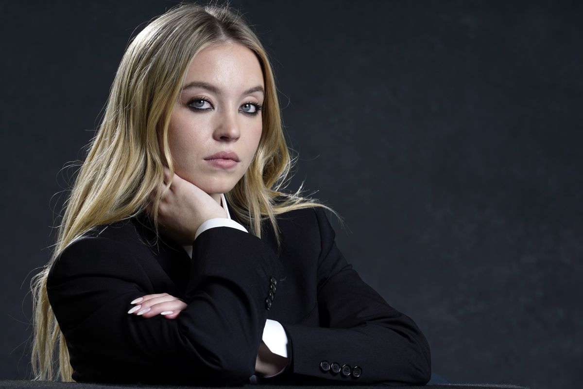 SYDNEY SWEENEY – Associated Press Breakthrough Entertainers Portraits, December 2021 (1200×800)