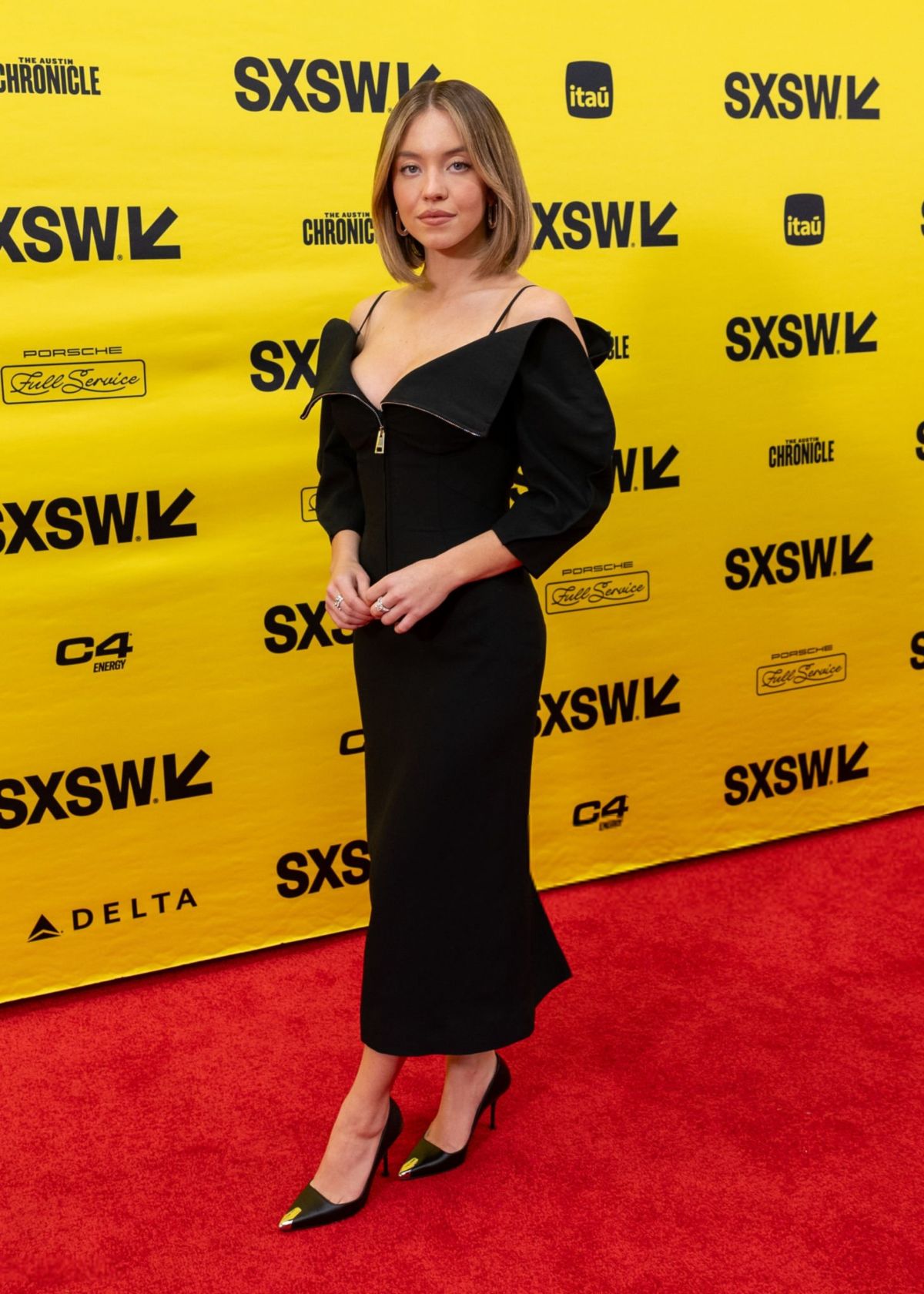 SYDNEY SWEENEY at A Conversation with Sydney Sweeney Event at SXSW in Austin 03/12/2024 — frame 79/80 (1200×1680)
