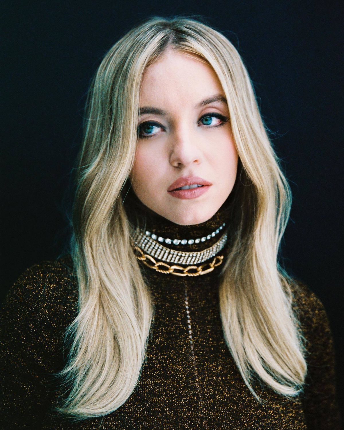 SYDNEY SWEENEY at a Photoshoot 08/28/2021 (1200×1500)