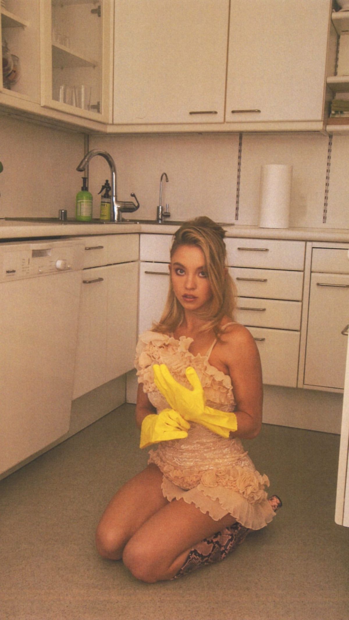 SYDNEY SWEENEY at a Photoshoot, February 2020 (1200×2133)
