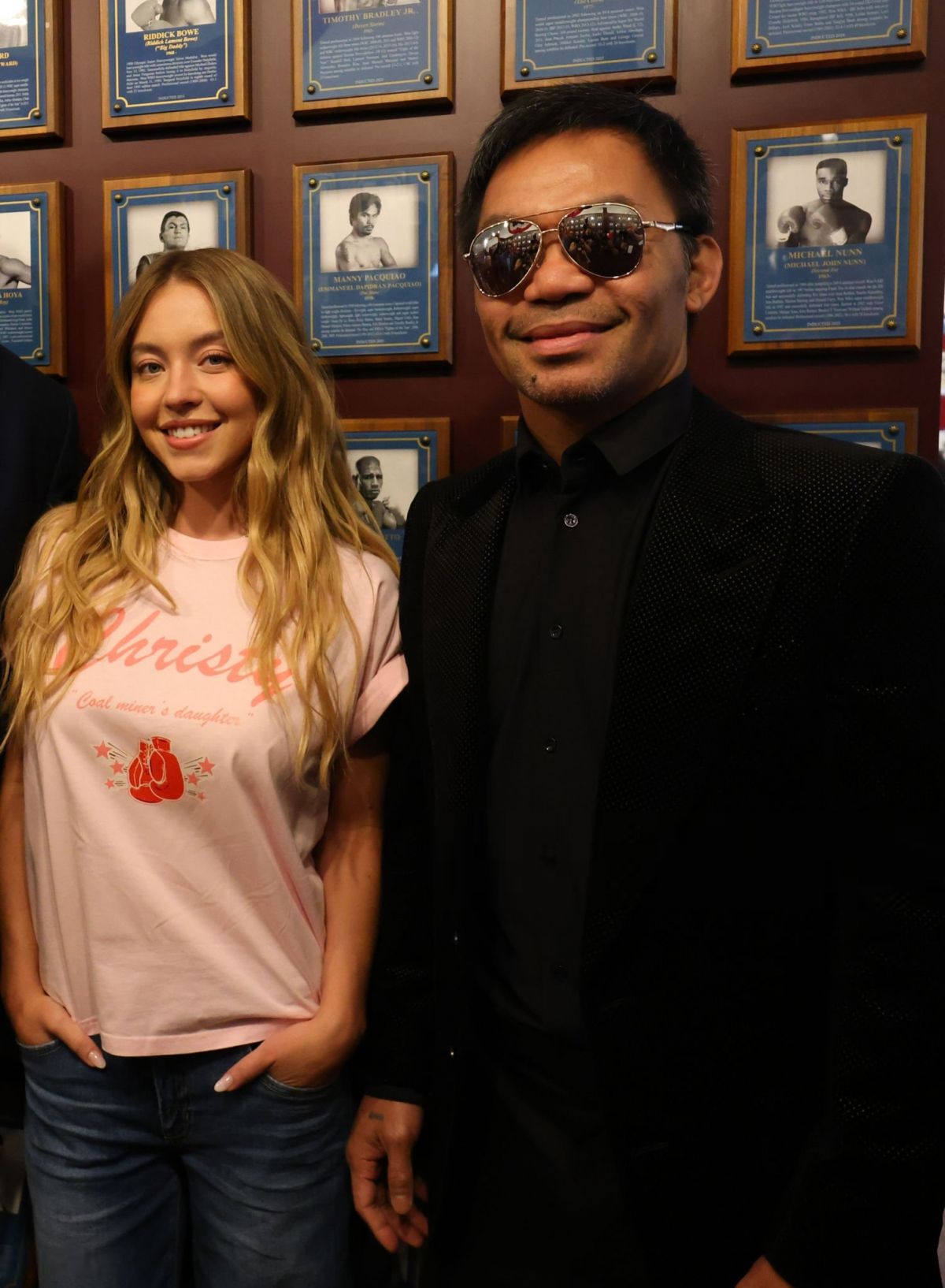 SYDNEY SWEENEY at Boxing Hall of Fame Induction Ceremony and Parade of Champions in Canastota 06/08/2025 (1200×1634)