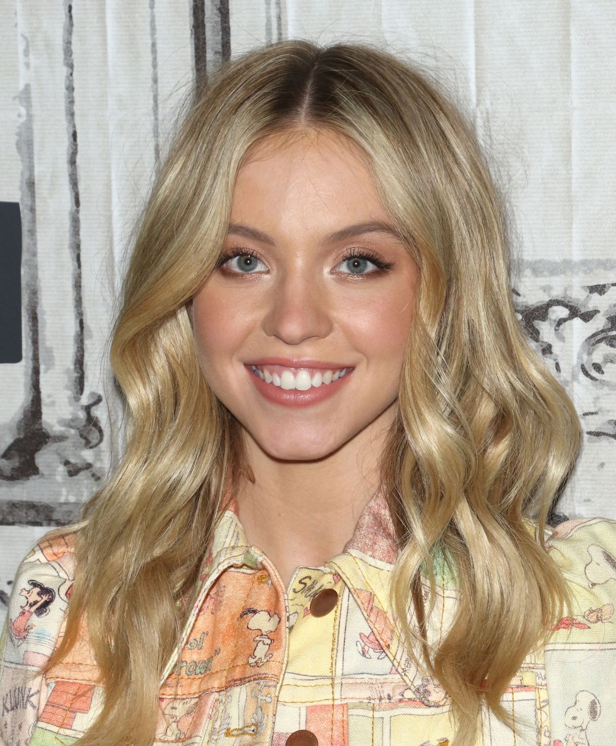 SYDNEY SWEENEY at Build Series in New York 06/24/2019 — frame 19/20 (1200×1455)