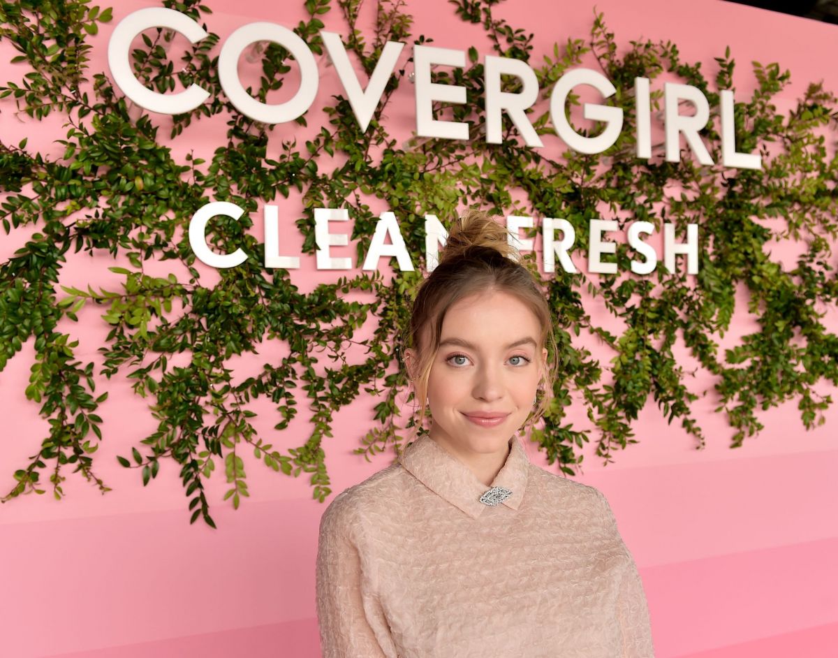 SYDNEY SWEENEY at CoverGirl Clean Fresh Launch Party in Los Angeles 01/16/2020 (1200×942)
