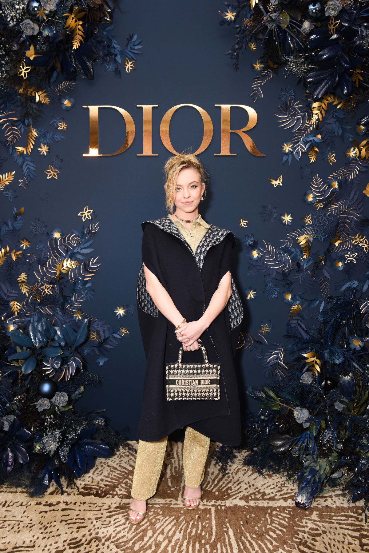 SYDNEY SWEENEY at Dior Beauty Celebrates J’adore with Holiday Dinner in West Hollywood 12/14/2021 (1200×1798)