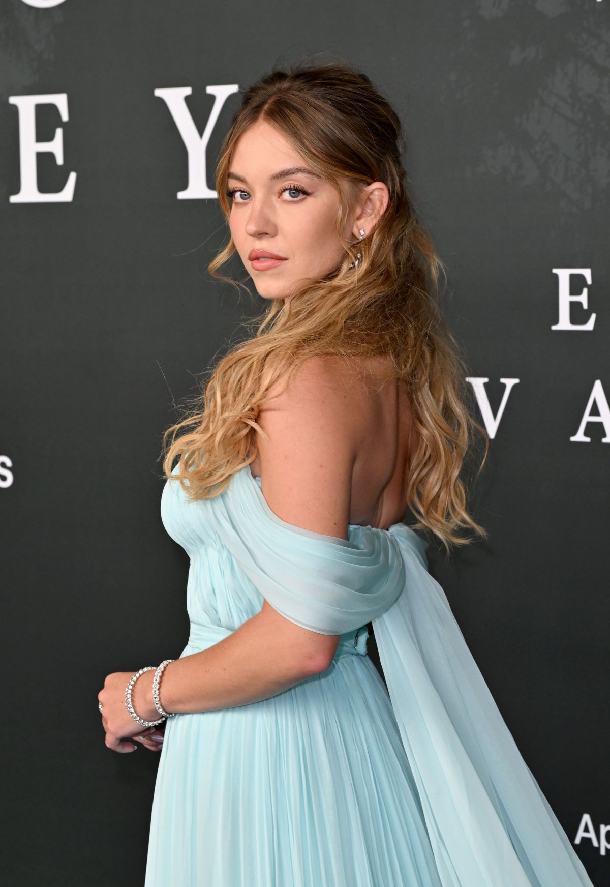 SYDNEY SWEENEY at Echo Valley Premiere in London 06/10/2025 — frame 17/29 (1200×1744)