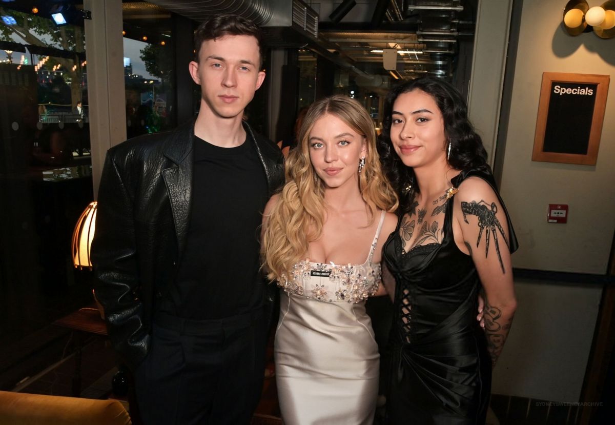 SYDNEY SWEENEY at Echo Valley Premiere Post Celebration in London 06/10/2025 — frame 27/29 (1200×829)
