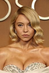 Sydney Sweeney at Governors Awards 2025 — frame 39/343 (171×256)