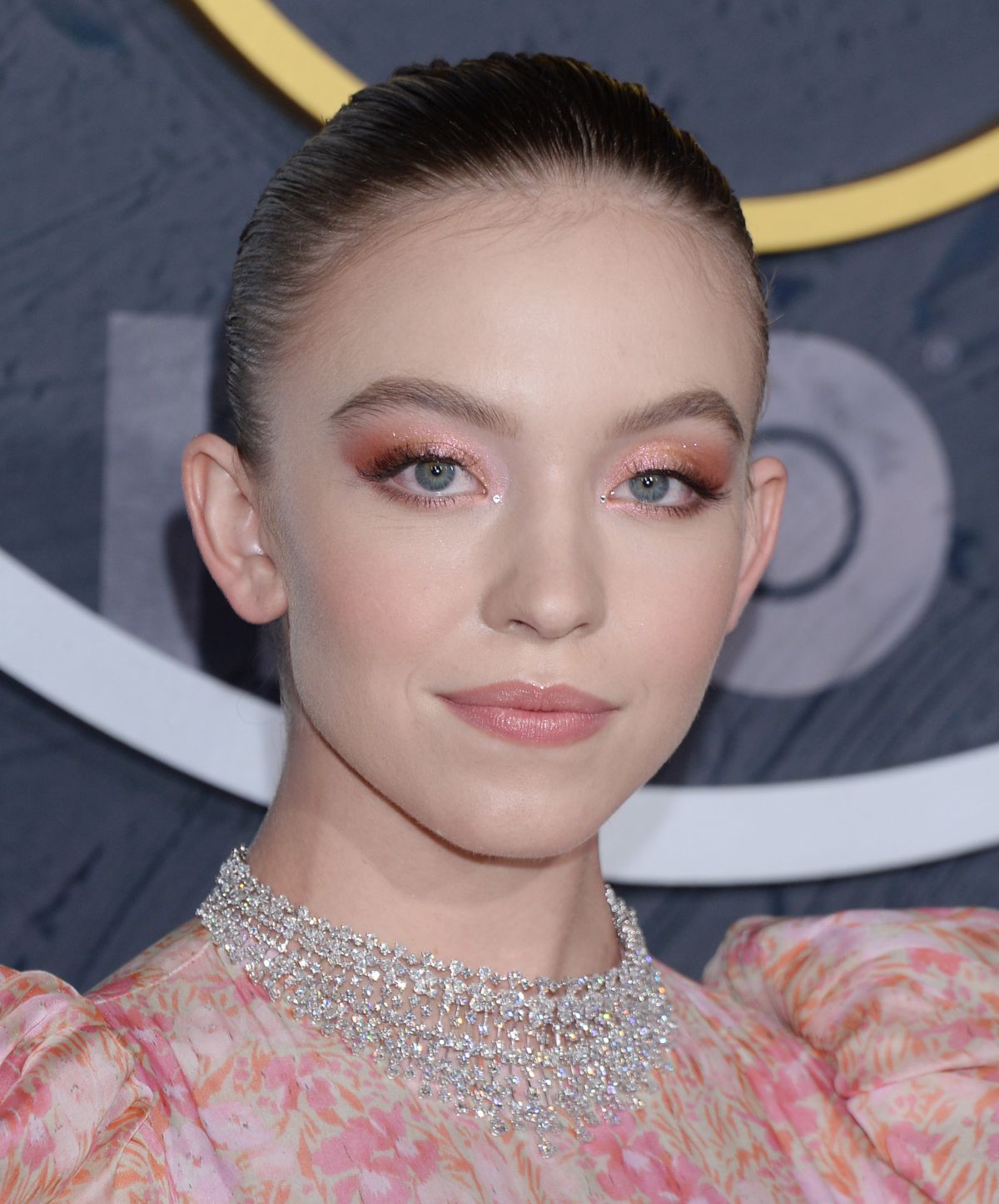 SYDNEY SWEENEY at HBO Primetime Emmy Awards 2019 Afterparty in Los Angeles 09/22/2019 — frame 11/11 (1200×1446)