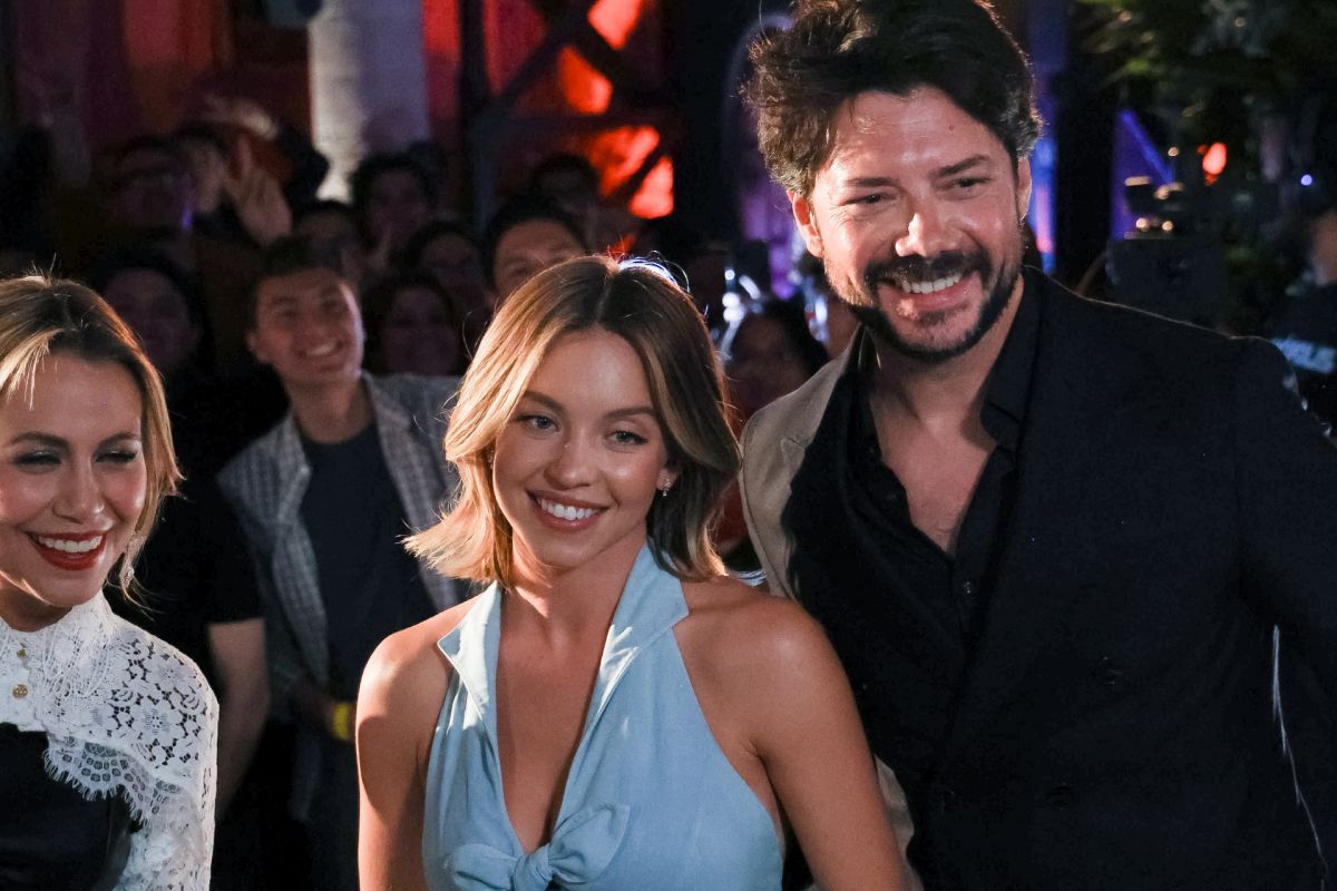 SYDNEY SWEENEY at Immaculate Fan Event in Mexico City 05/03/2024 — frame 18/24 (1200×800)
