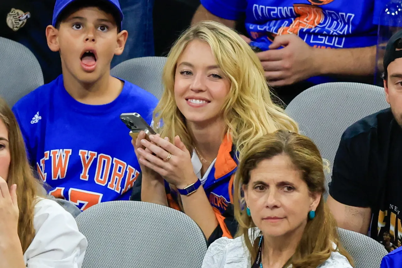 Sydney Sweeney at NBA Finals Game 5 in San Antonio June 2026 (1280×853)