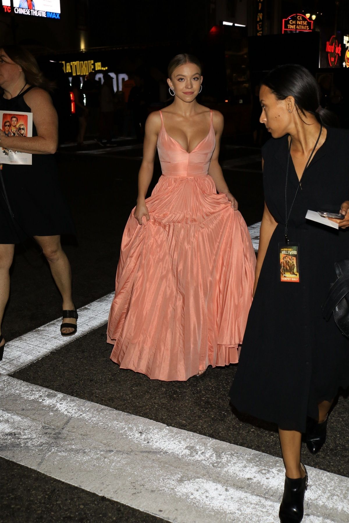 SYDNEY SWEENEY at Once Upon A Time in Hollywood Premiere in Los Angeles 07/22/2019 — frame 13/21 (1200×1800)