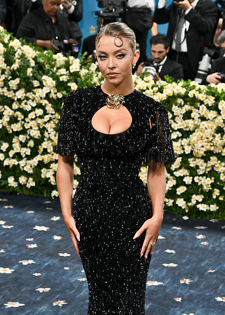 Sydney Sweeney at The 2025 Met Gala Celebrating "Superfine: Tailoring Black Style" held at the Metropolitan Museum of Art on May 05, 2025 in New York, New York — frame 47/73 (437×612)
