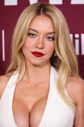 Sydney Sweeney at The Housemaid Premiere in Los Angeles — frame 60/234 (171×256)