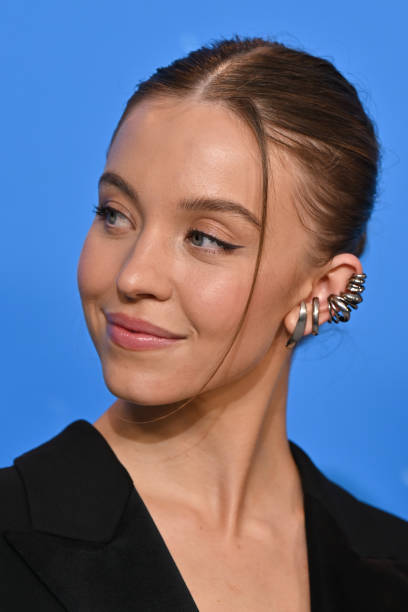 Sydney Sweeney at the "Reality" photocall during the 73rd Berlinale International Film Festival Berlin at Grand Hyatt Hotel on February 18, 2023 in Berlin, Germany — frame 40/128 (408×612)