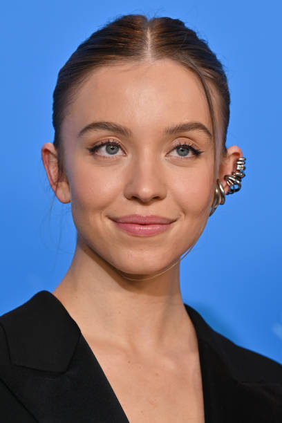 Sydney Sweeney at the "Reality" photocall during the 73rd Berlinale International Film Festival Berlin at Grand Hyatt Hotel on February 18, 2023 in Berlin, Germany — frame 38/128 (408×612)