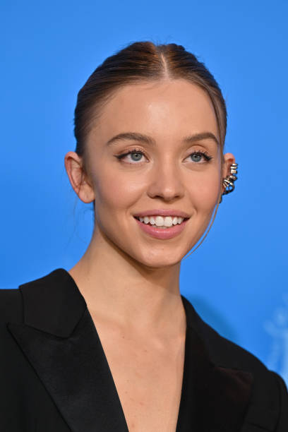 Sydney Sweeney at the "Reality" photocall during the 73rd Berlinale International Film Festival Berlin at Grand Hyatt Hotel on February 18, 2023 in Berlin, Germany — frame 42/128 (408×612)