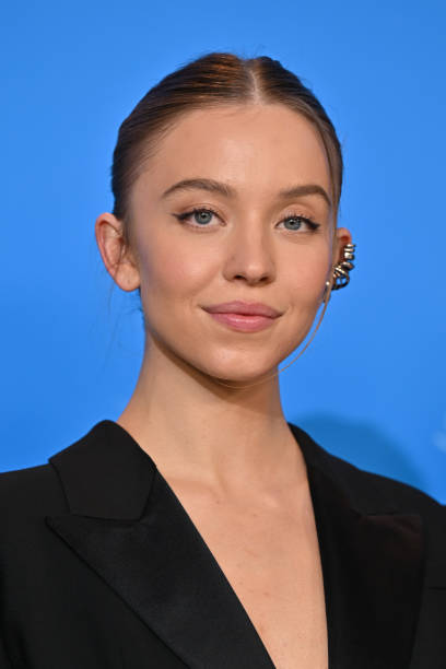 Sydney Sweeney at the "Reality" photocall during the 73rd Berlinale International Film Festival Berlin at Grand Hyatt Hotel on February 18, 2023 in Berlin, Germany — frame 39/128 (408×612)