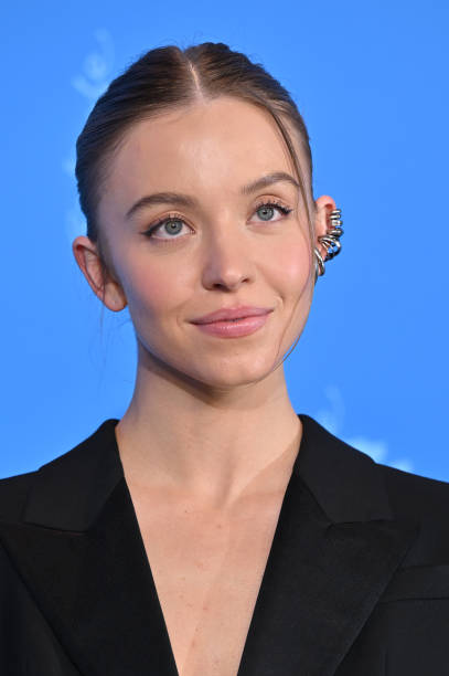 Sydney Sweeney at the "Reality" photocall during the 73rd Berlinale International Film Festival Berlin at Grand Hyatt Hotel on February 18, 2023 in Berlin, Germany — frame 31/128 (407×612)