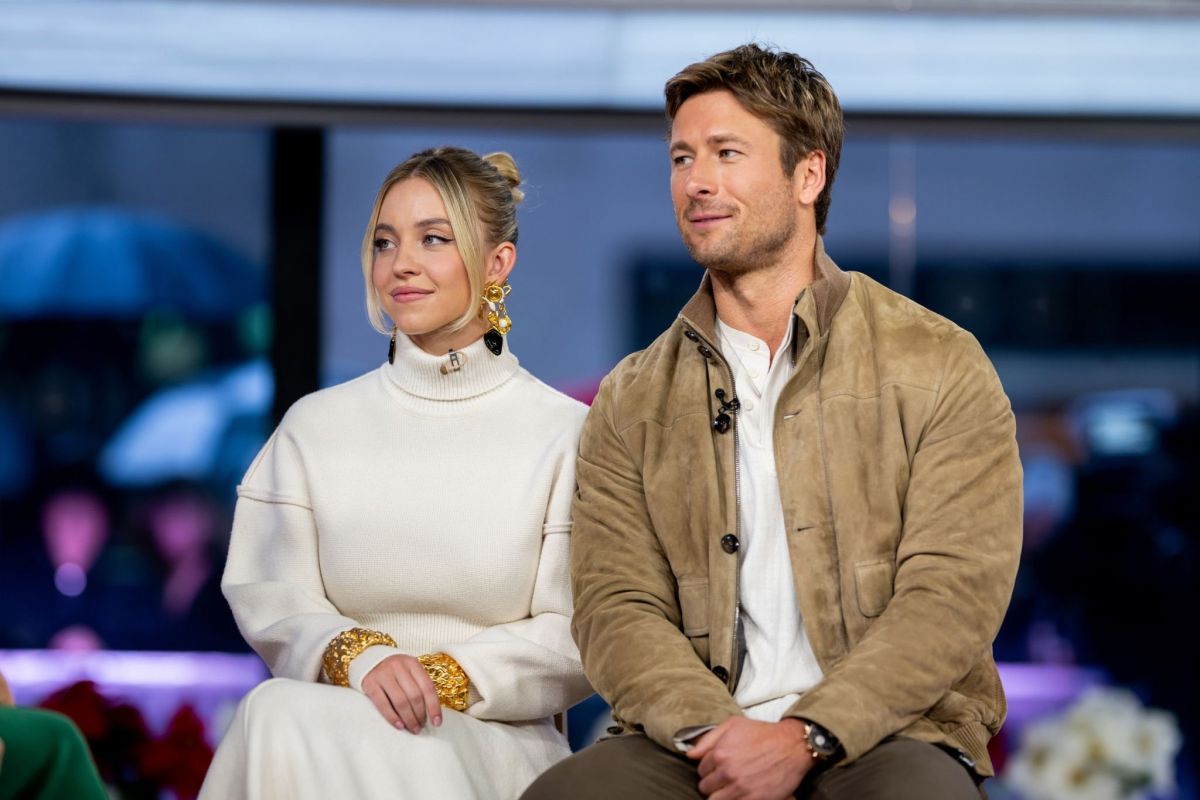 SYDNEY SWEENEY at Today Show in New York 12/11/2023 — frame 52/54 (1200×800)