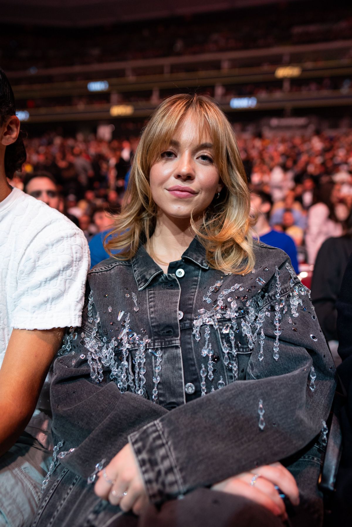 SYDNEY SWEENEY at Ufc 288: Sterling vs. Cejudo Fight in Newark 05/06/2023 (1200×1796)