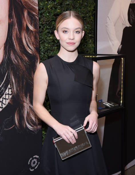 Sydney Sweeney attends ELLE's 25th Annual Women In Hollywood Celebration presented by L'Oreal Paris, Hearts On Fire and CALVIN KLEIN at Four Seasons Hotel Los Angeles at Beverly Hills on October 15, 2018 in Los Angeles, California — frame 1/13 (472×612)