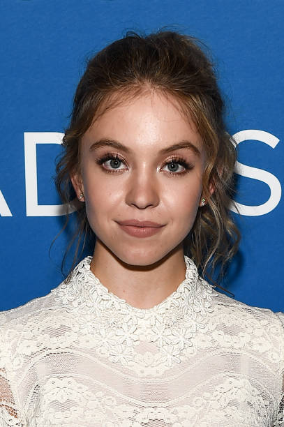Sydney Sweeney attends SCAD FASH premiere of "The Handmaid's Tale" Exhibition at SCADshow on April 30, 2018 in Atlanta, Georgia — frame 3/4 (407×612)